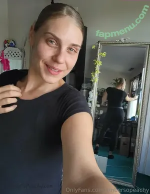 ambersopeachy / amberisokayy nude photo #0003