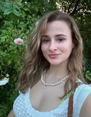 amel.lia / Amelia / Mia / lyameylya nude photo #0101