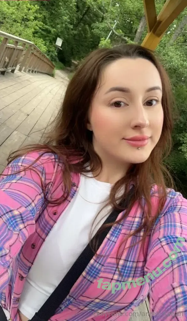 Ameli Kanari nude photo #0083 (EtherealKiss_ / ameli_kanari / ameliakanaris)