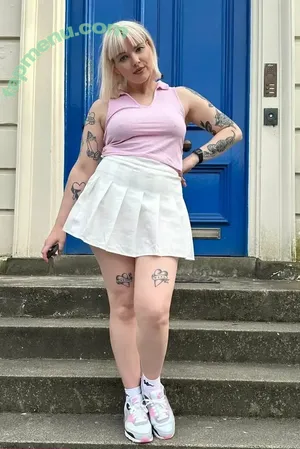 Amelia Bayler / Scottish Comedian / ameliabayler / ameliasnack nude photo #0014