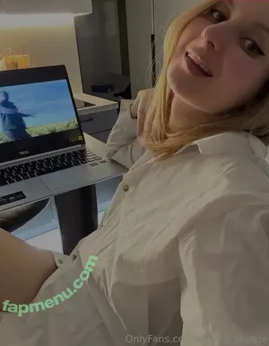  nude photo #0007