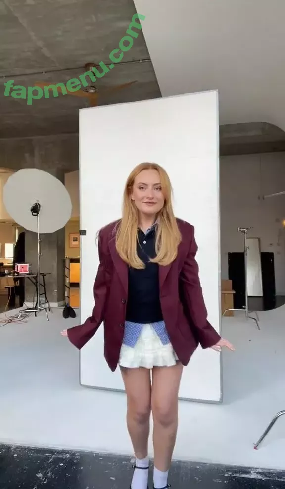 Amelia Dimoldenberg nude photo #0201 (ameliadimz / emilynudess)