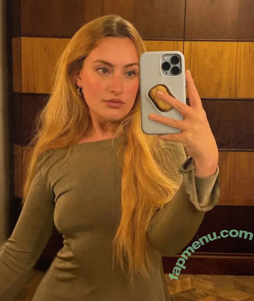 Amelia Dimoldenberg nude photo #0587 (ameliadimz / emilynudess)