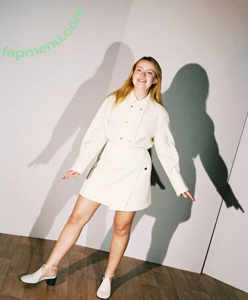 Amelia Dimoldenberg nude photo #0710 (ameliadimz / emilynudess)