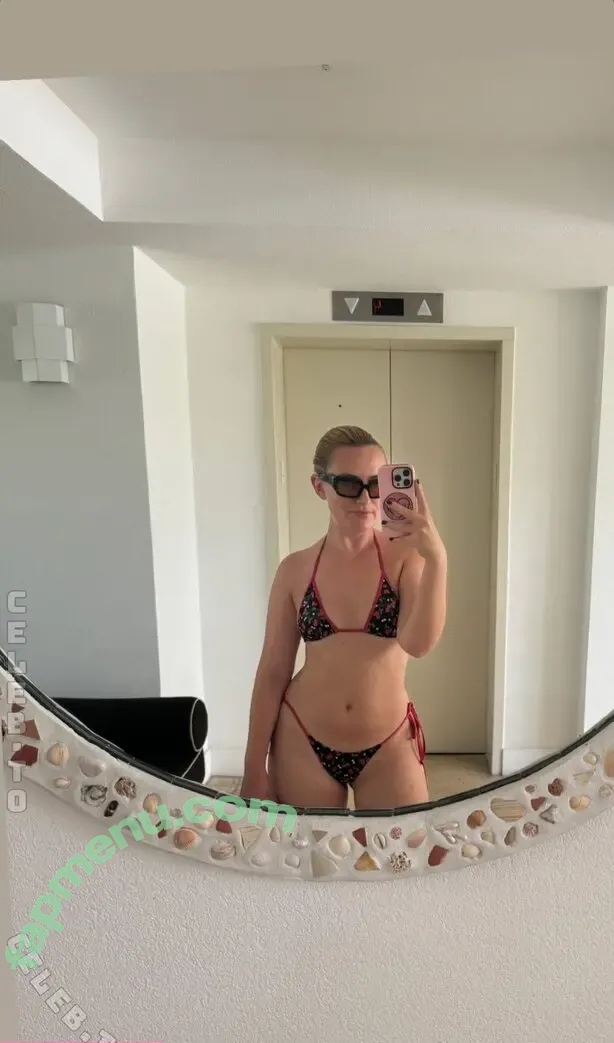 Amelia Dimoldenberg nude photo #0779 (ameliadimz / emilynudess)