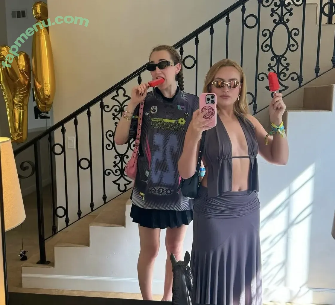 Amelia Dimoldenberg nude photo #0799 (ameliadimz / emilynudess)