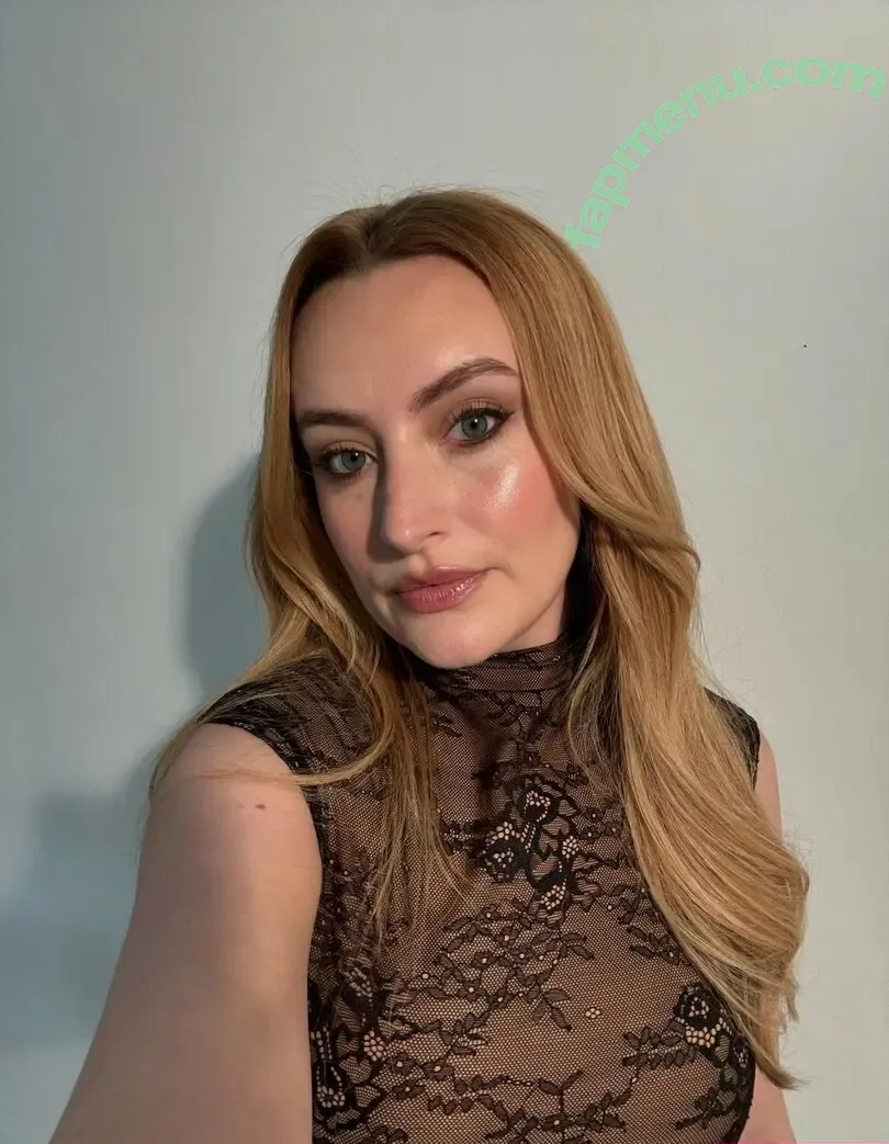 Amelia Dimoldenberg nude photo #0802 (ameliadimz / emilynudess)