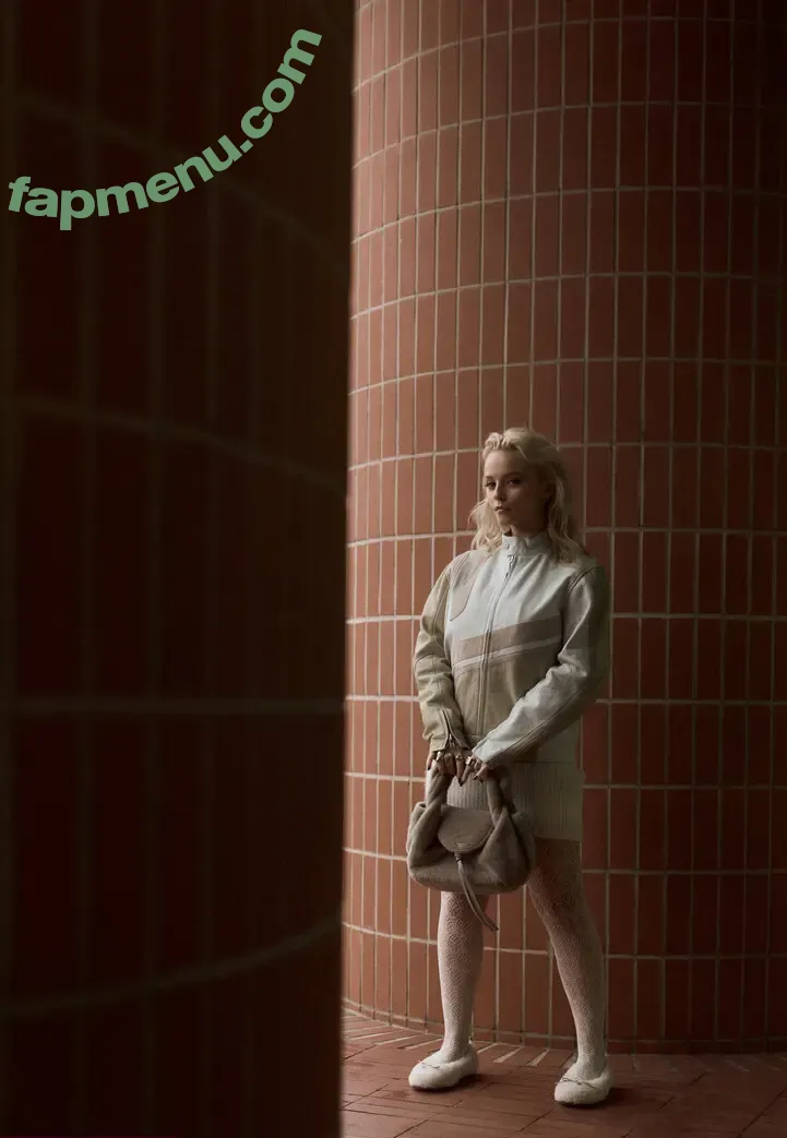 Amelia Eve Gibson nude photo #0337 (Millie Gibson / milliegibbo)