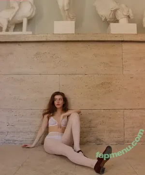 Amelia Gething / ameliagething nude photo #0013