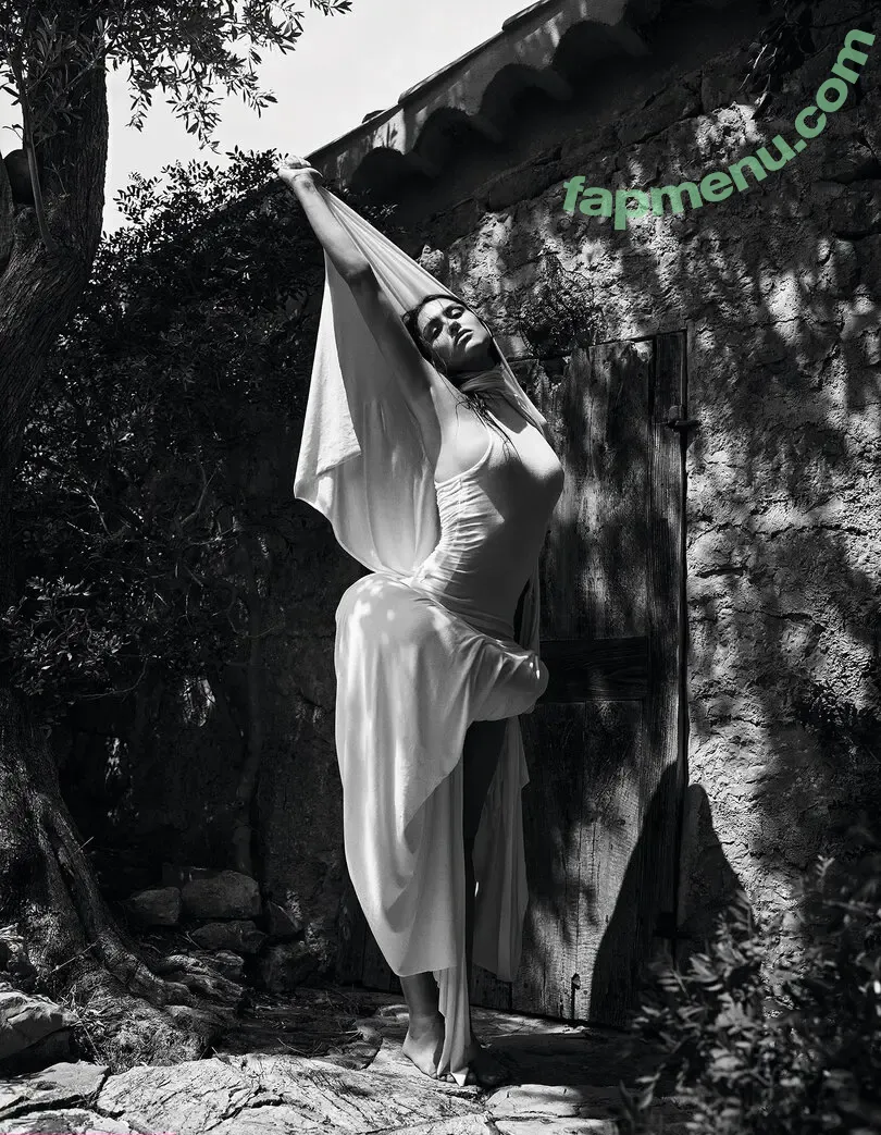 Amelia Gray Hamlin nude photo #0395 (AmeliaGHamlin / ameliagray)