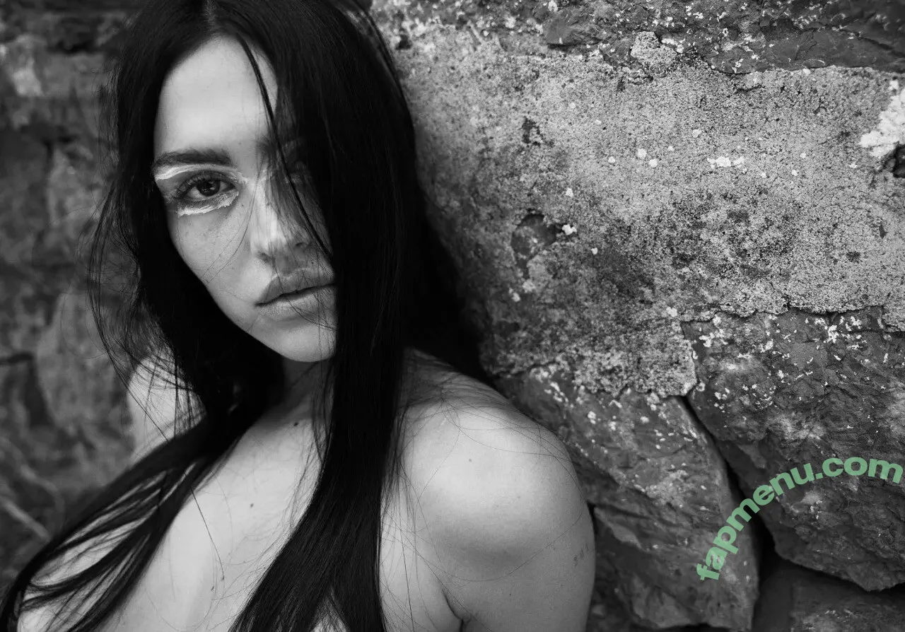 Amelia Gray Hamlin nude photo #0401 (AmeliaGHamlin / ameliagray)