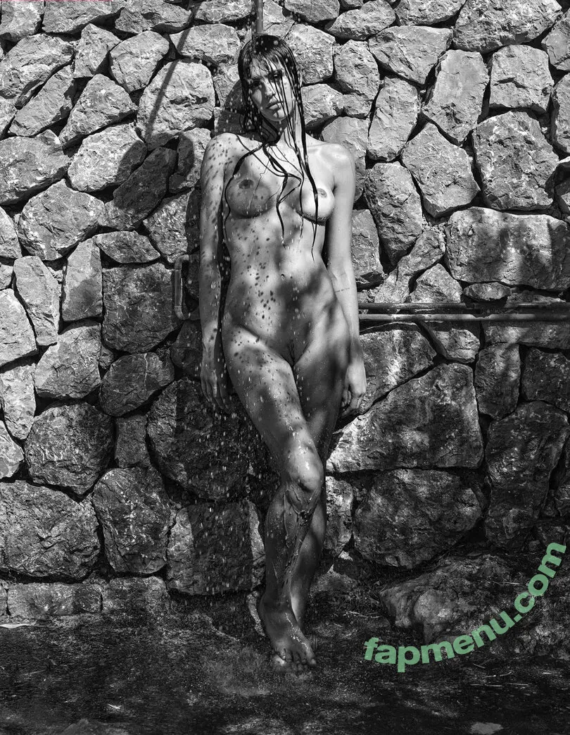 Amelia Gray Hamlin nude photo #0432 (AmeliaGHamlin / AmeliaGray)