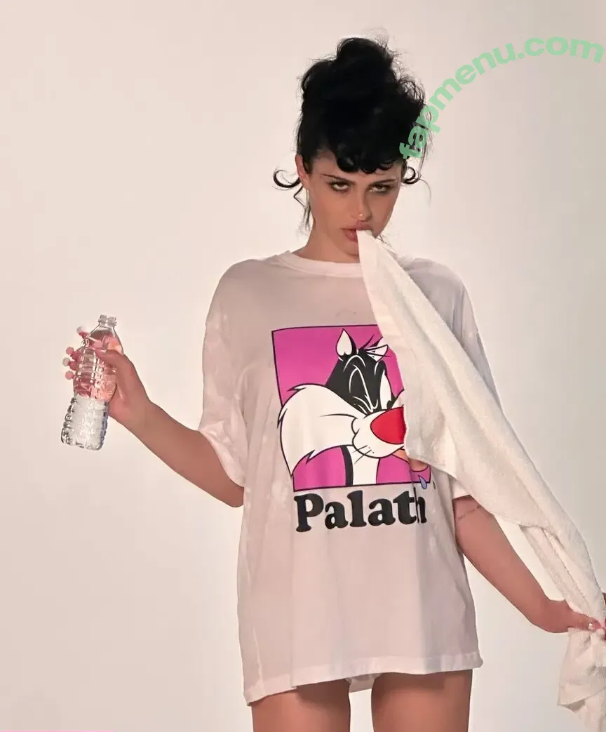 Amelia Gray Hamlin nude photo #0467 (AmeliaGHamlin / ameliagray)