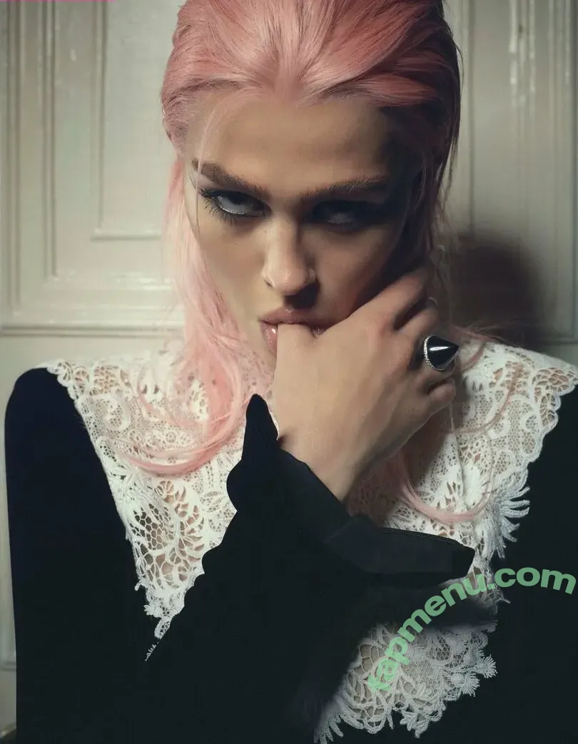 Amelia Gray Hamlin nude photo #0539 (AmeliaGHamlin / ameliagray)