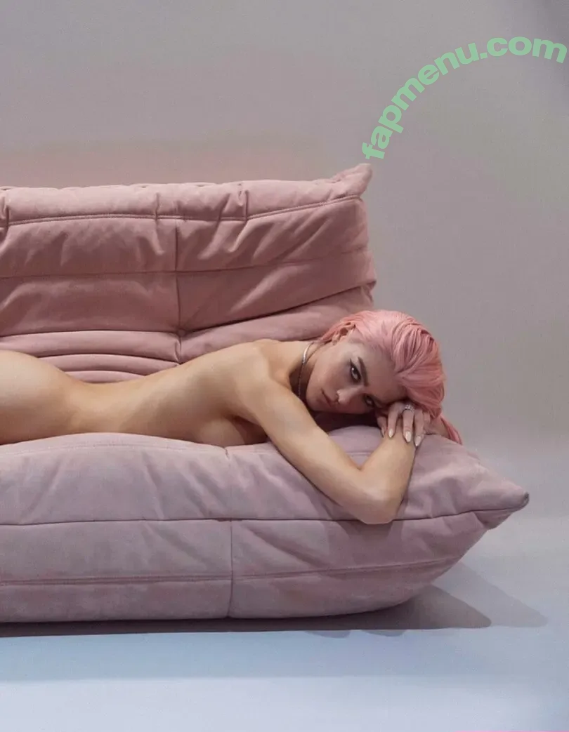 Amelia Gray Hamlin nude photo #0544 (AmeliaGHamlin / ameliagray)