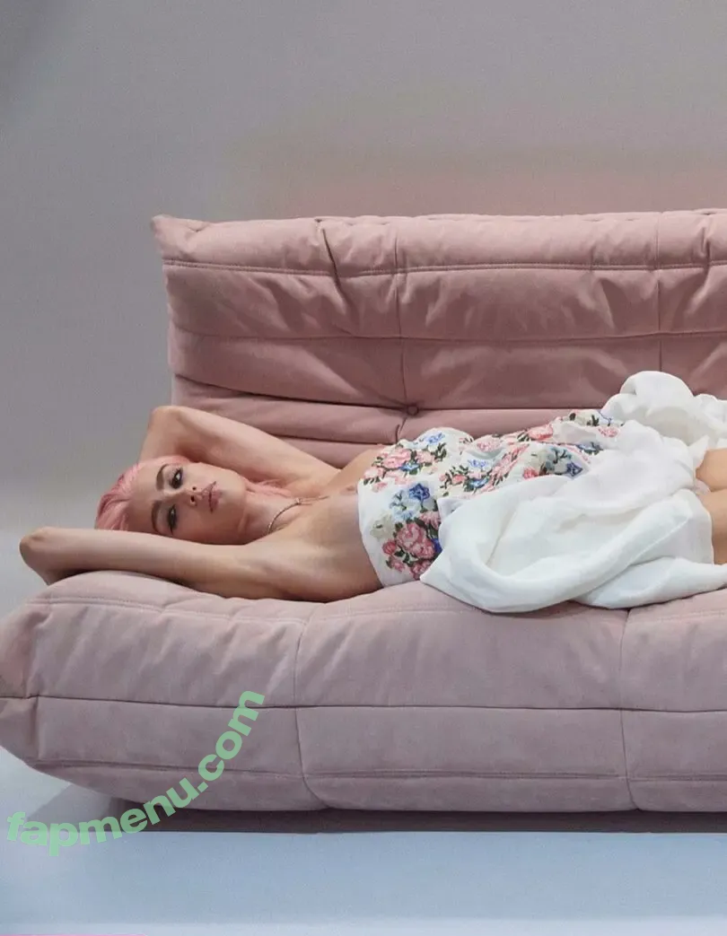 Amelia Gray Hamlin nude photo #0545 (AmeliaGHamlin / ameliagray)