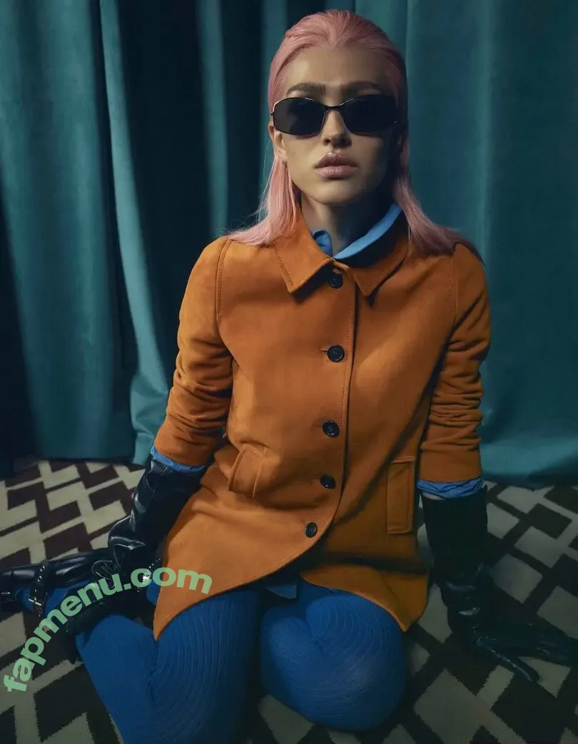 Amelia Gray Hamlin nude photo #0547 (AmeliaGHamlin / ameliagray)