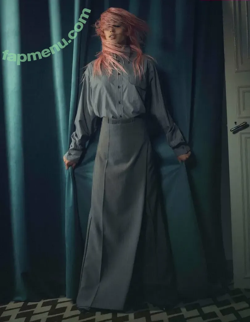 Amelia Gray Hamlin nude photo #0553 (AmeliaGHamlin / ameliagray)