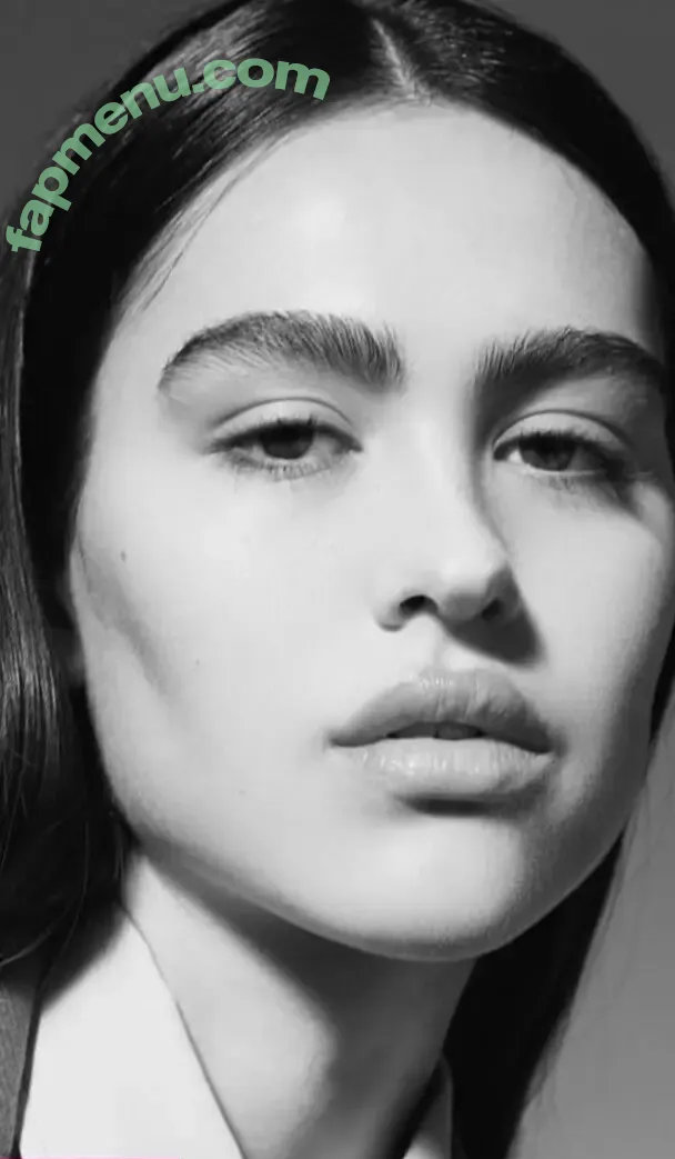 Amelia Gray Hamlin nude photo #0560 (AmeliaGHamlin / ameliagray)