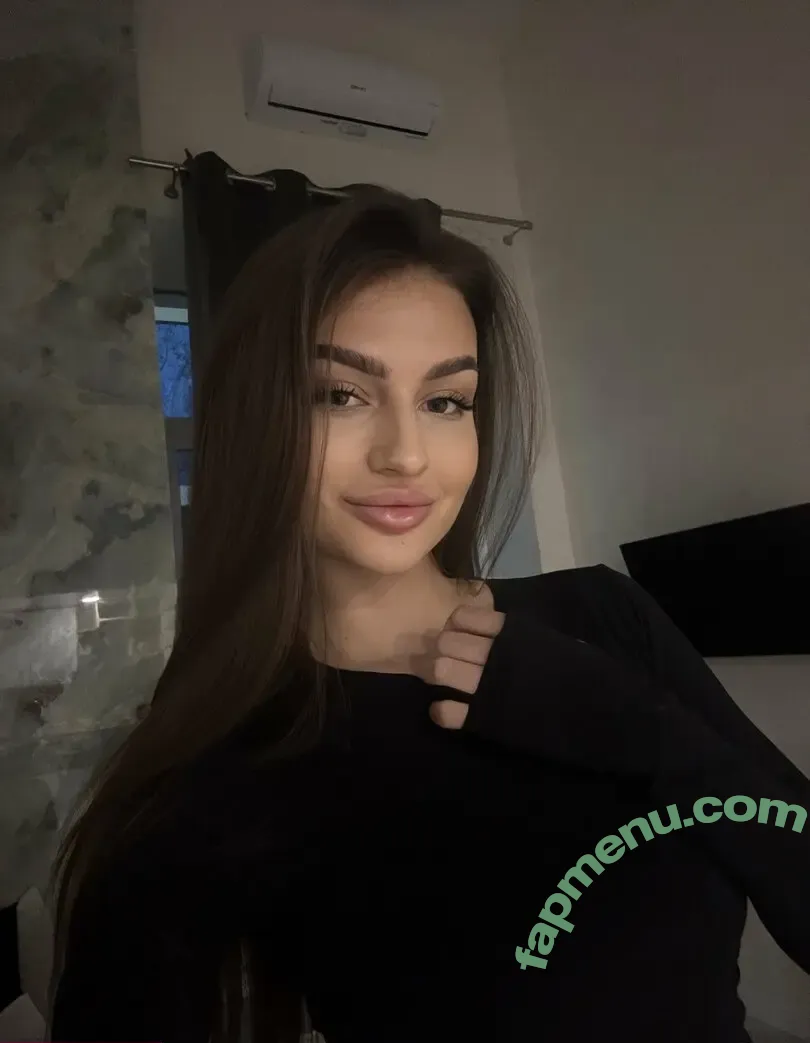 amelia_lovis nude photo #0002 (amelialovebag)