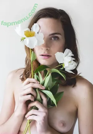  nude photo #0001