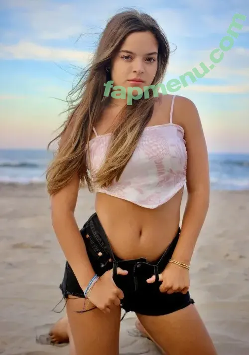 Amelia Wray nude photo #0065 (ameliawray / savannahwray)