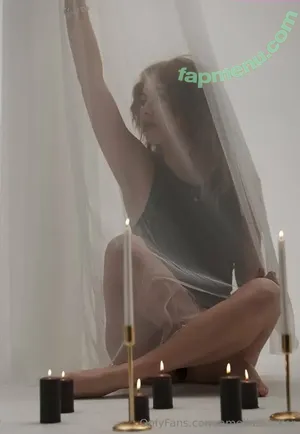  nude photo #0004