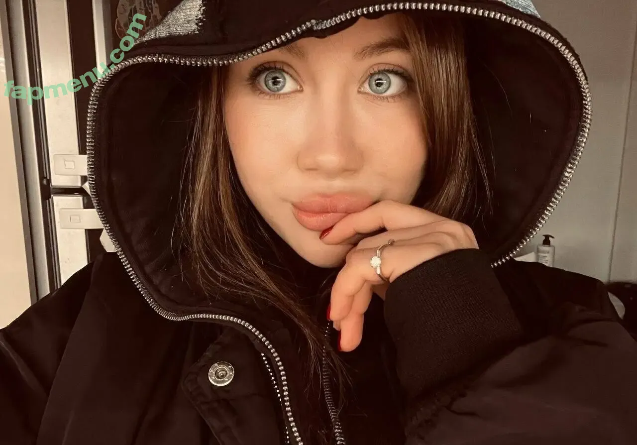 ameliablacker nude photo #0002 (ameliablacker)