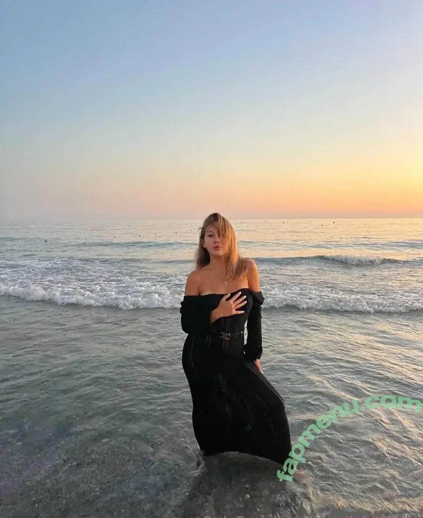 ameliablacker nude photo #0031 (ameliablacker)