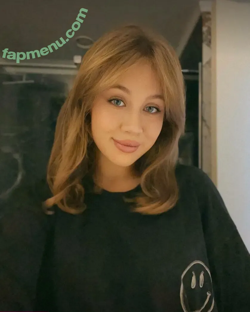 ameliablacker nude photo #0051 (aamelyablake / amelia_sweet_girl)