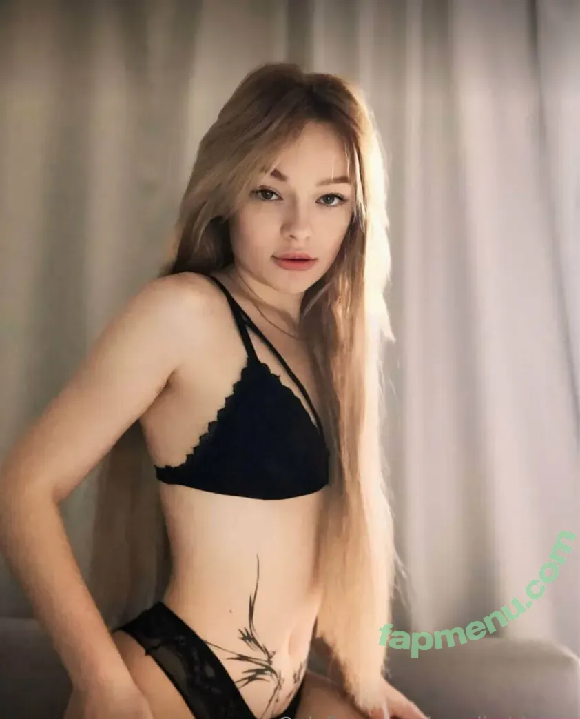 amelie.bloom nude photo #0007 (amelie.bloom)