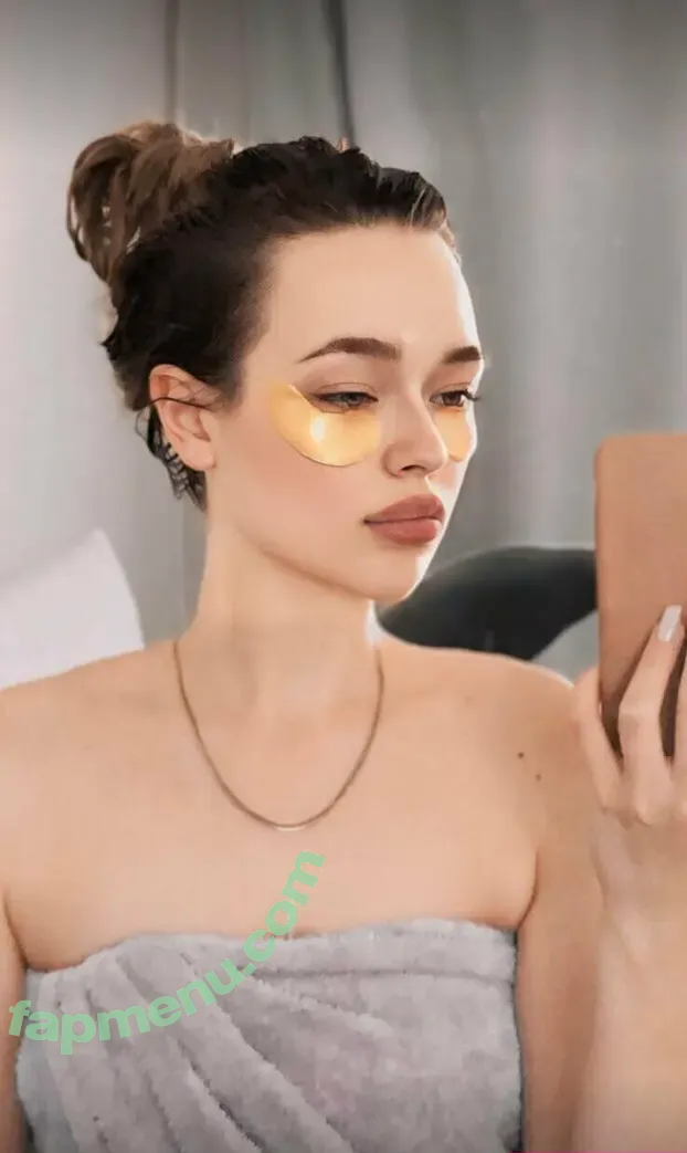 amelie.bloom nude photo #0012 (amelie.bloom)