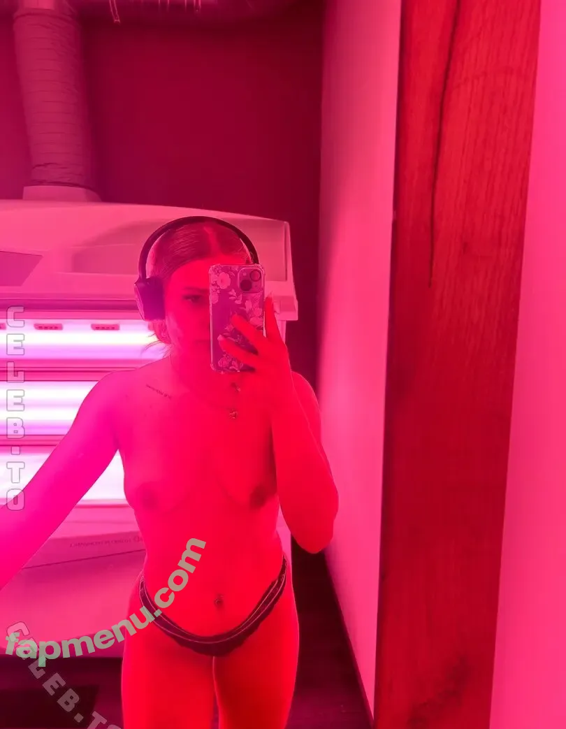 Amelie Koch nude photo #0053 (amelie.koch)