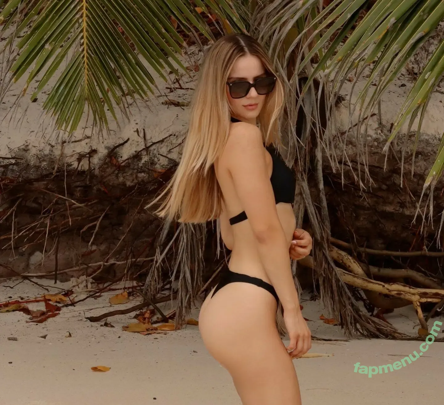 Amelie Kollek nude photo #0118 (amelieklk)