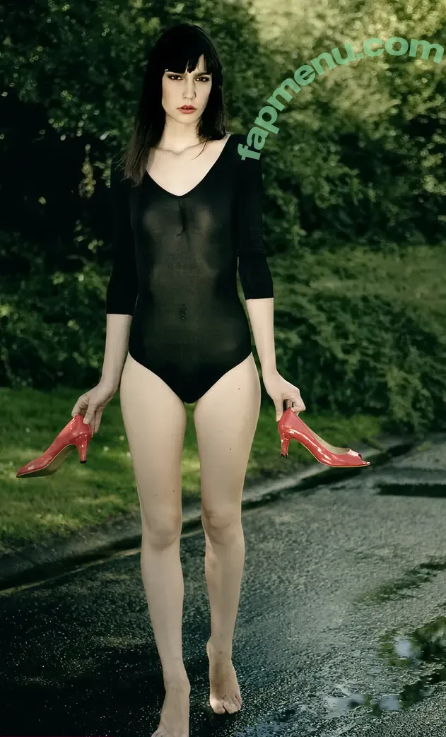 Amelie Lens nude photo #0103 (DJ / amelie_lens / u100374375)