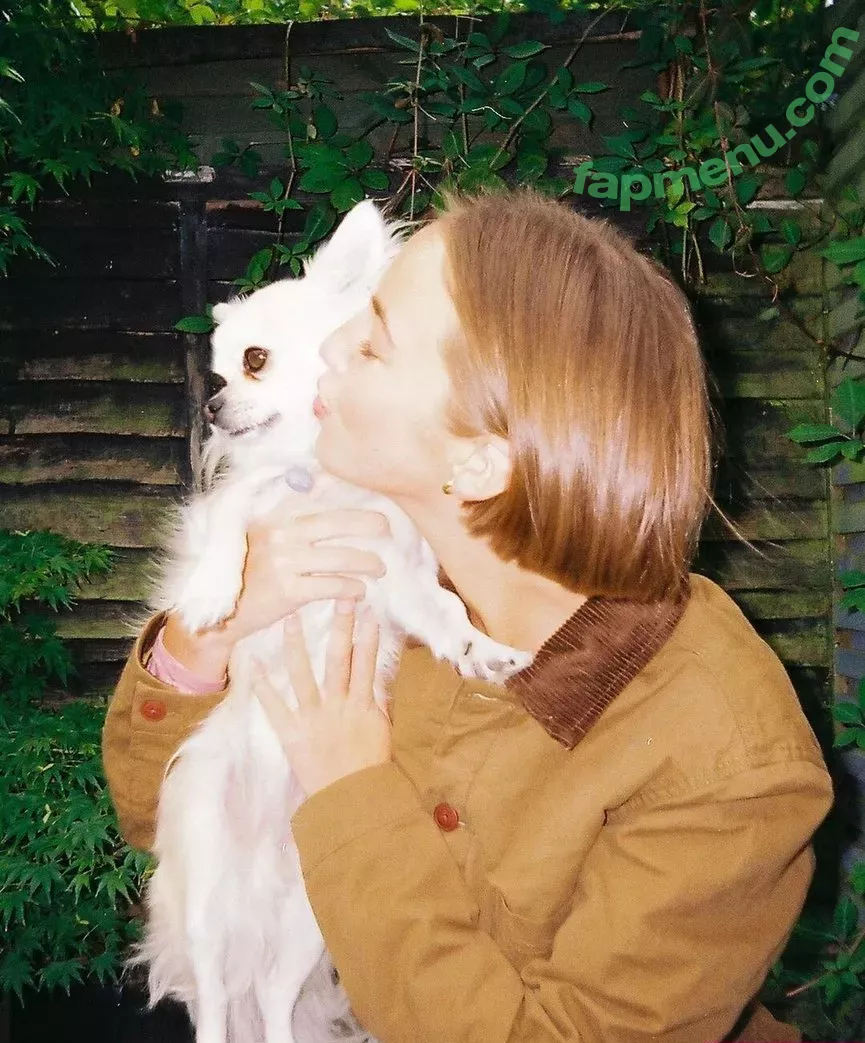 Amelie Manzoli nude photo #0040 (Am.e.lie / ameliemanzoli)