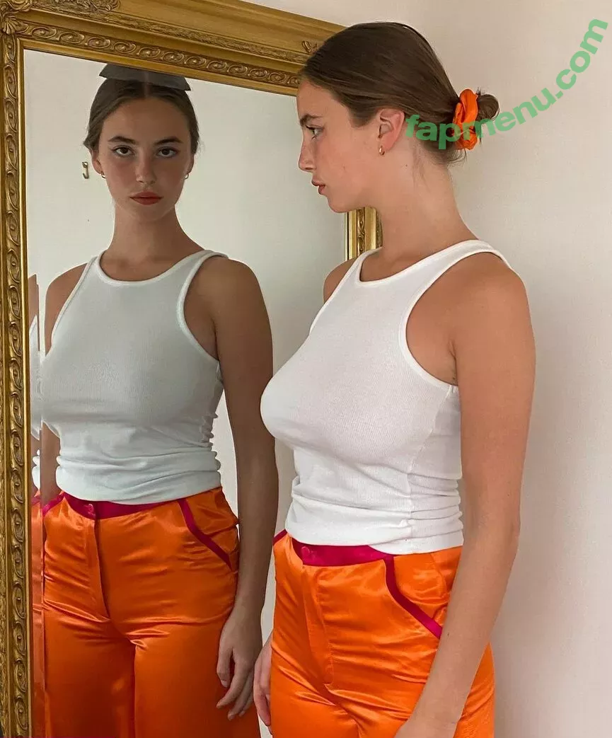 Amelie Manzoli nude photo #0100 (Am.e.lie / ameliemanzoli)