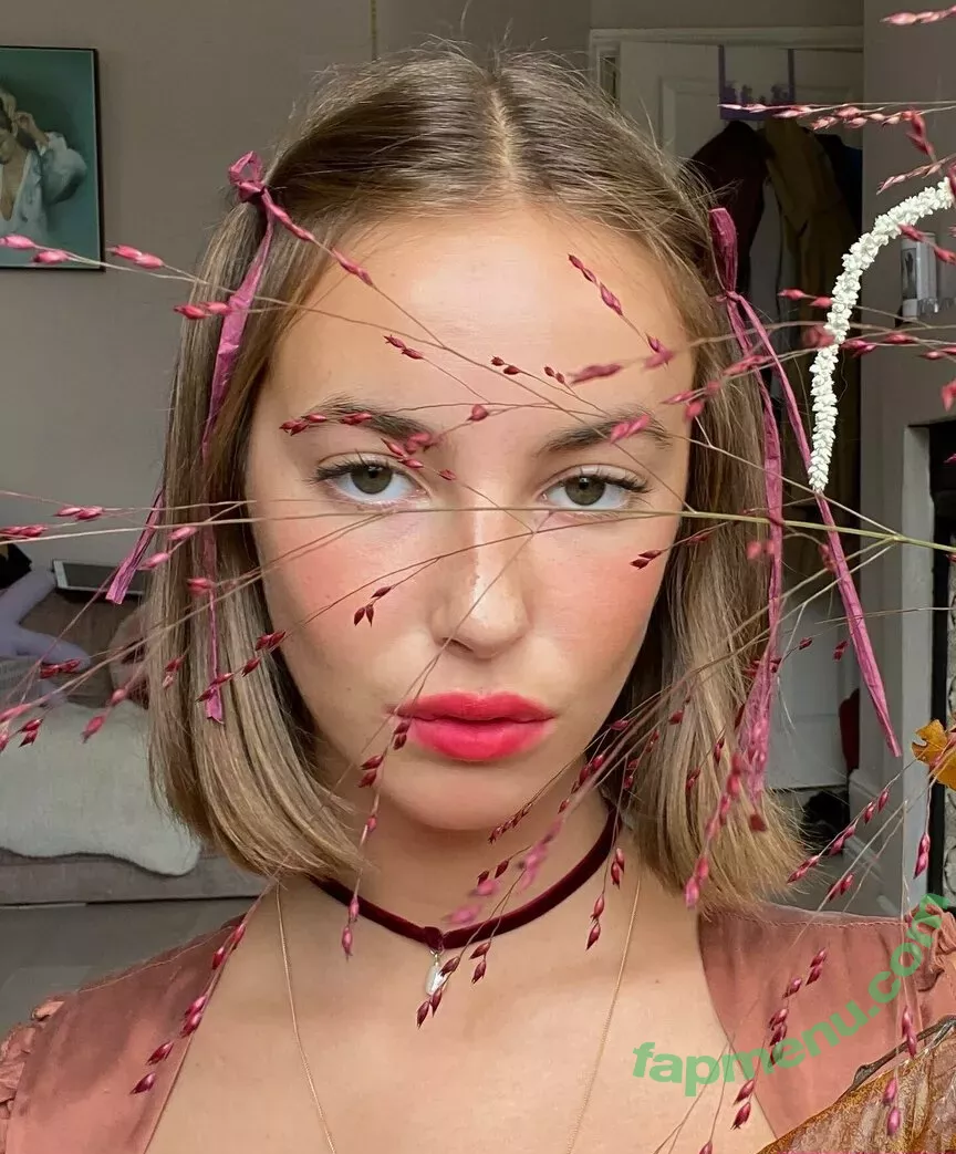 Amelie Manzoli nude photo #0153 (Am.e.lie / ameliemanzoli)