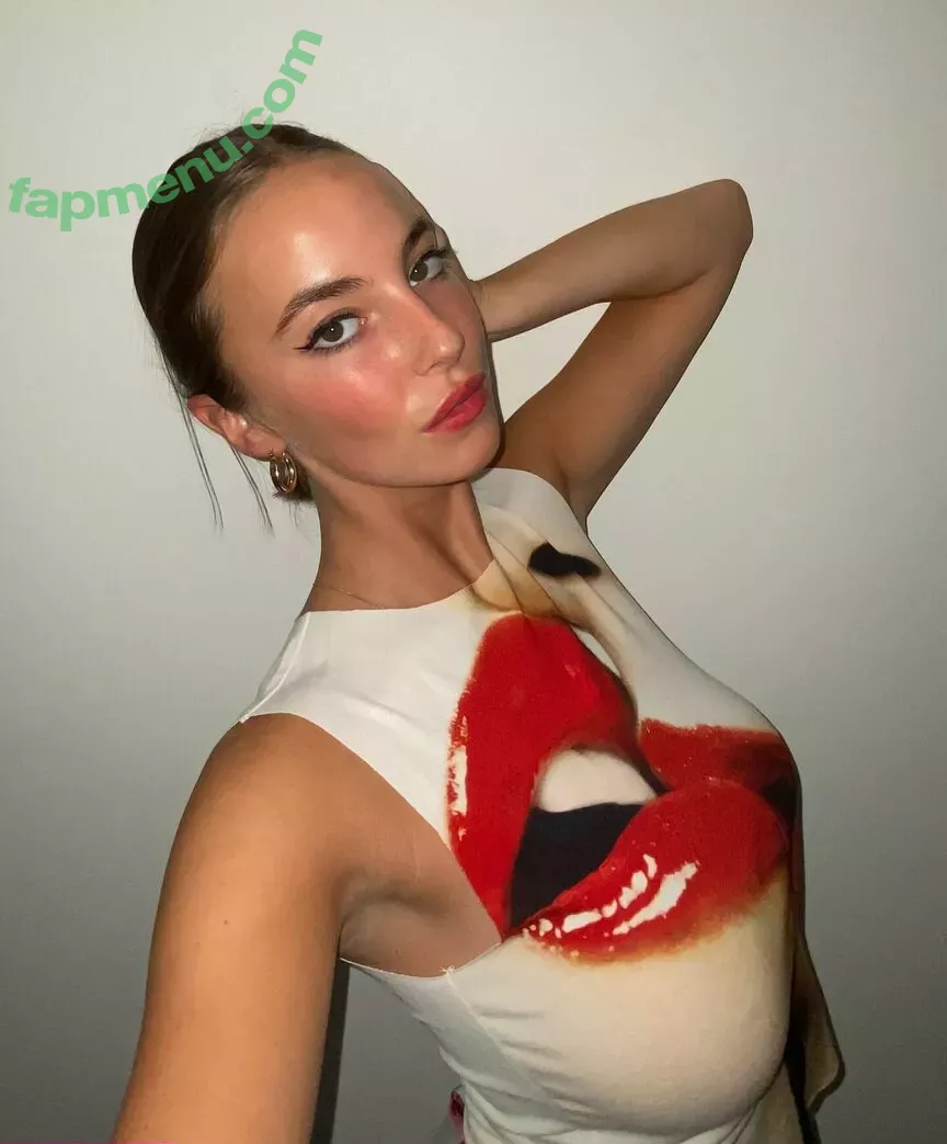 Amelie Manzoli nude photo #0159 (Am.e.lie / ameliemanzoli)