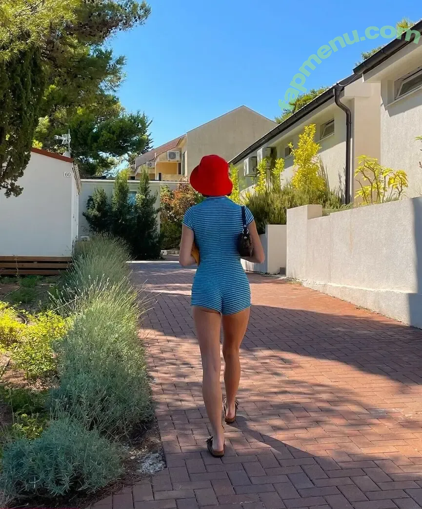 Amelie Manzoli nude photo #0842 (Am.e.lie)