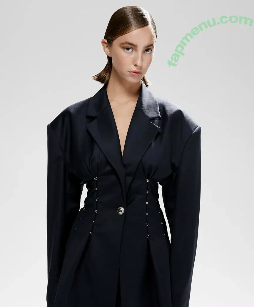 Amelie Manzoli nude photo #0890 (Am.e.lie)