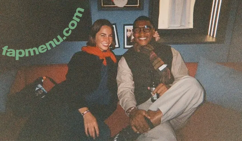 Amelie Manzoli nude photo #0900 (Am.e.lie / ameliemanzoli)