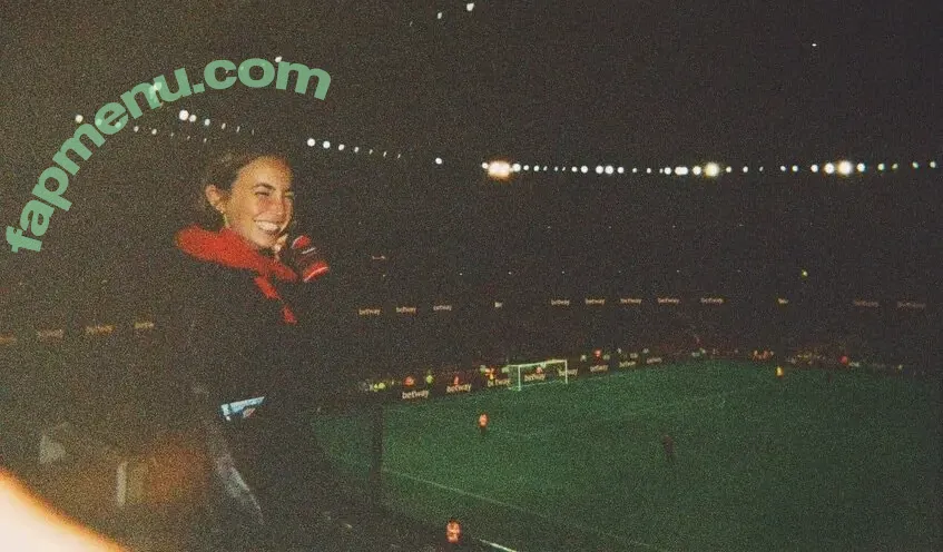 Amelie Manzoli nude photo #0901 (Am.e.lie / ameliemanzoli)