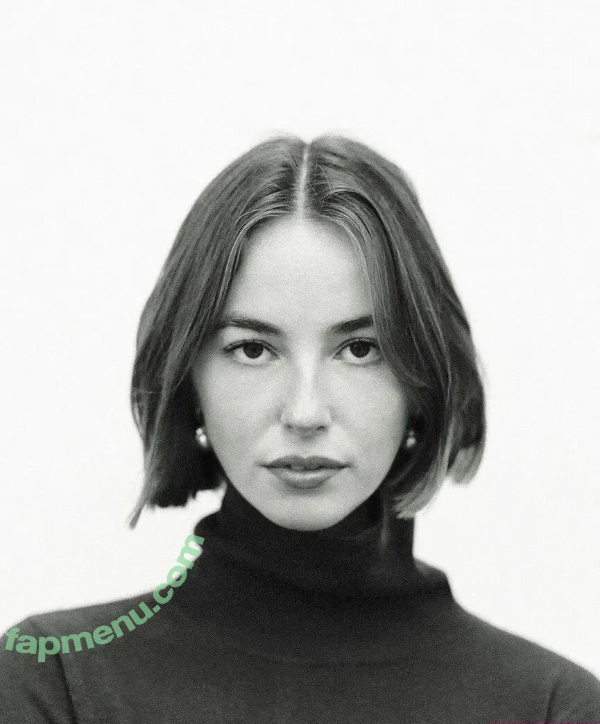 Amelie Manzoli nude photo #0949 (Am.e.lie / ameliemanzoli)