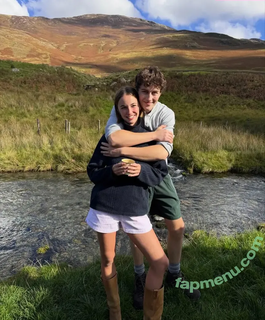 Amelie Manzoli nude photo #0966 (Am.e.lie / ameliemanzoli)