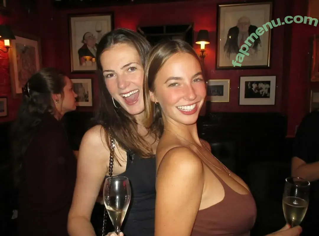 Amelie Manzoli nude photo #0976 (Am.e.lie / ameliemanzoli)