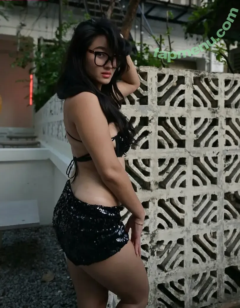 Amelie Qin nude photo #0127 (amelie.qin)