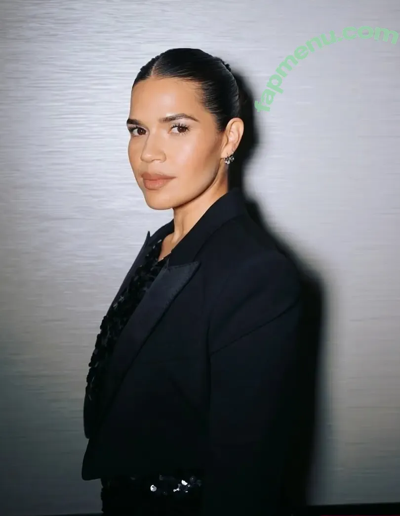 America Ferrera nude photo #0017 (americaferrera)