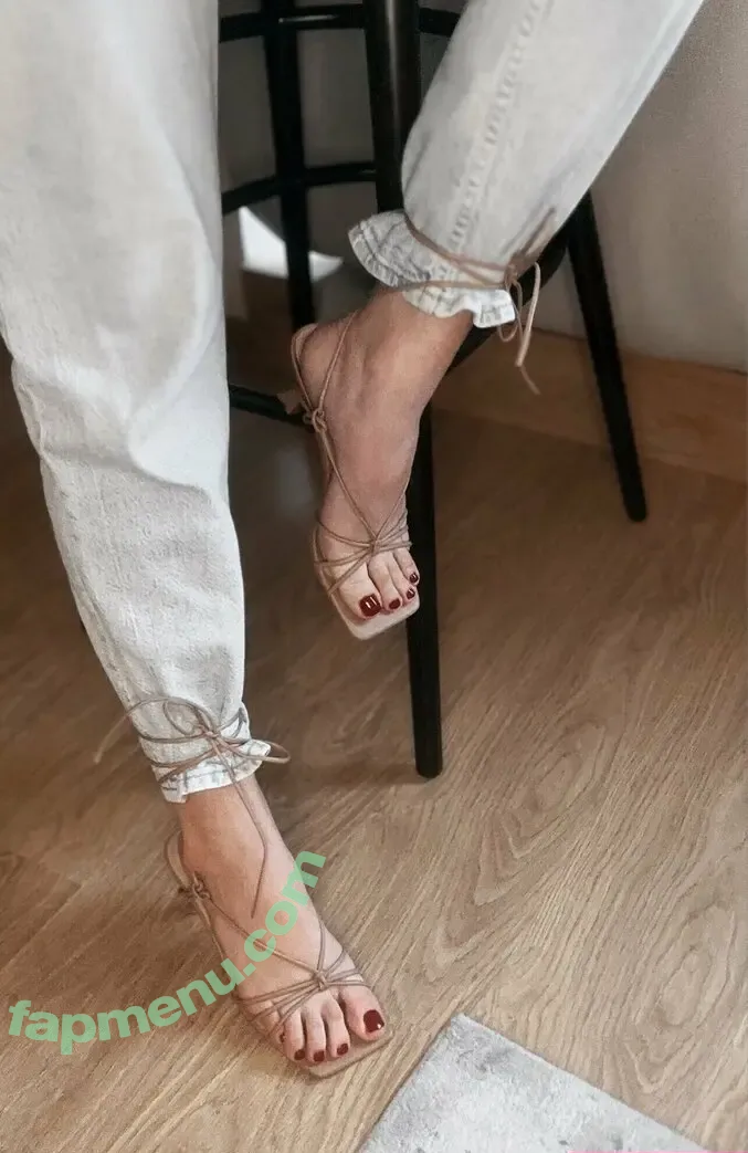ami_feetness nude photo #0024 (ami_feetness)