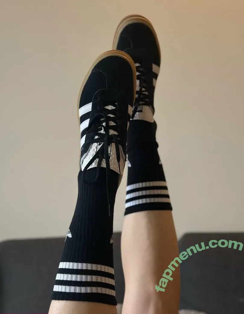 ami_feetness nude photo #0040 (ami_feetness)